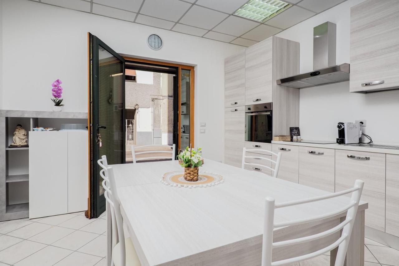 Saint Simplicio House Apartment ออลเบีย ภายนอก รูปภาพ