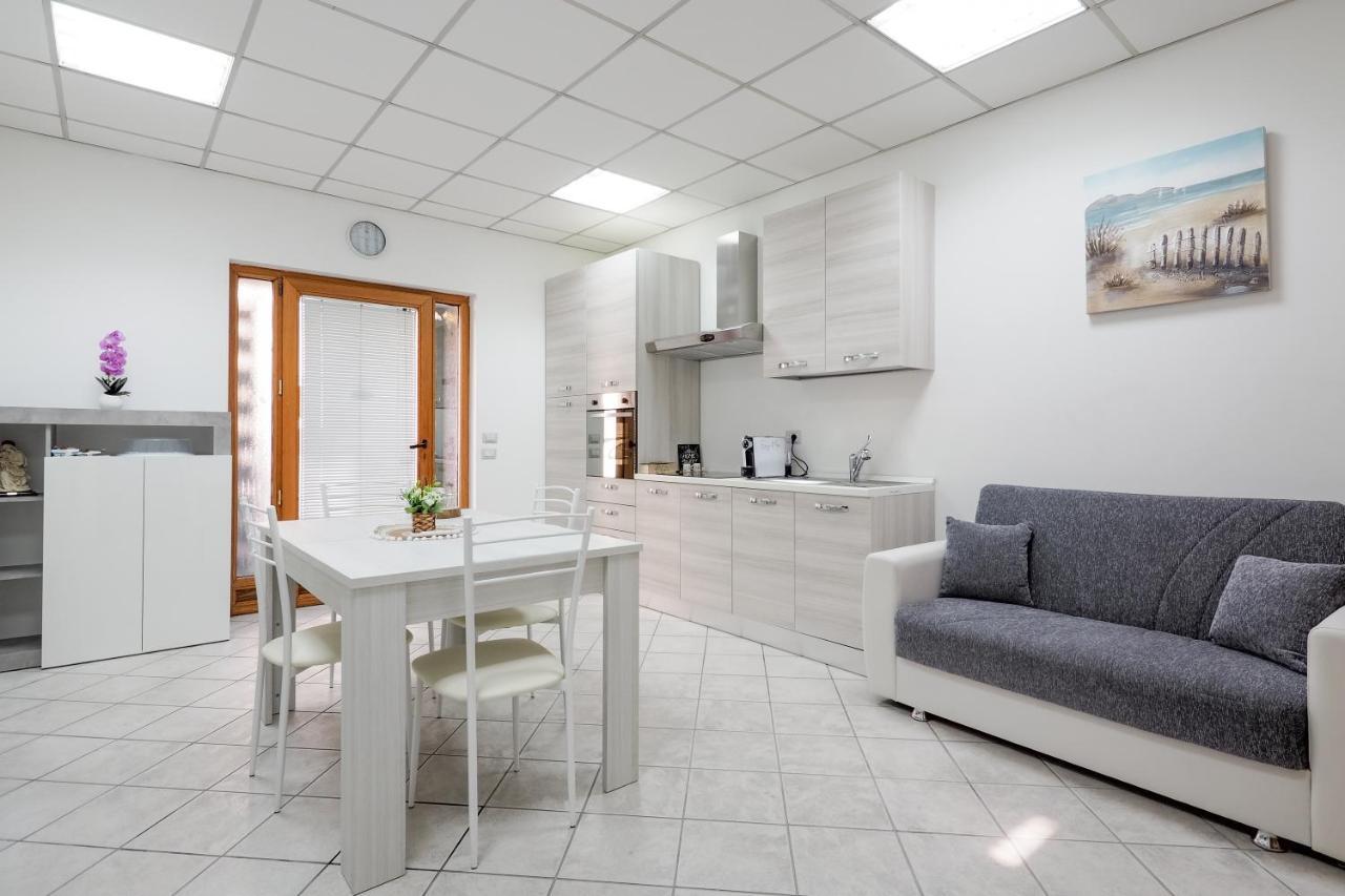 Saint Simplicio House Apartment ออลเบีย ภายนอก รูปภาพ